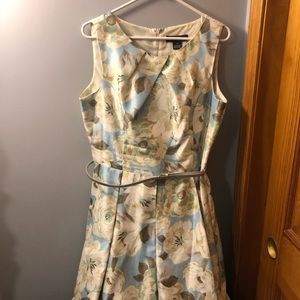 Jessica Howard flowery midi dress